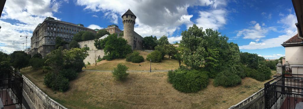 Castel View Apartment Budapest Luaran gambar